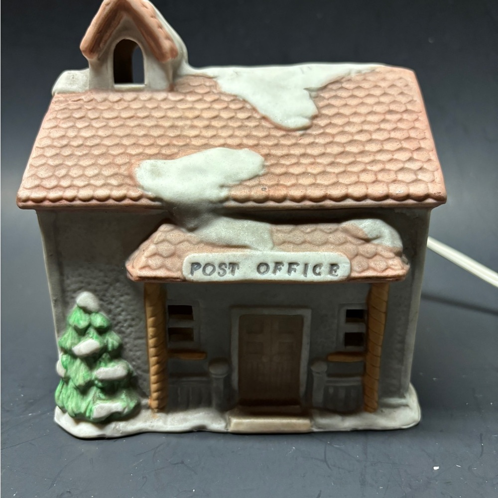 Americana Lighted Post Office collectible